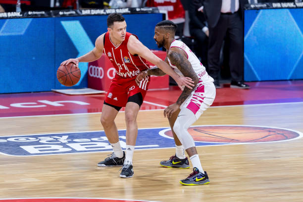 上赛季在英 上赛季在英